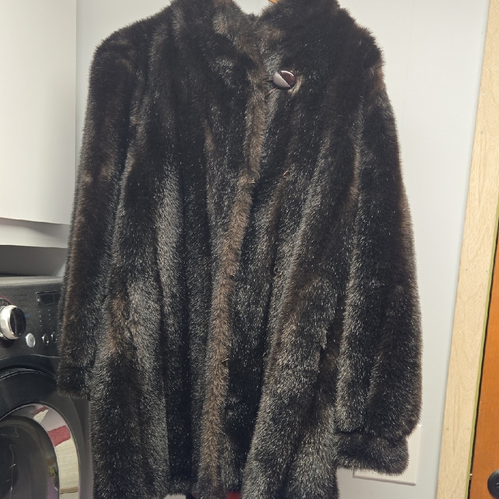 Women's Plush Faux Fur Coat in Dark Brown